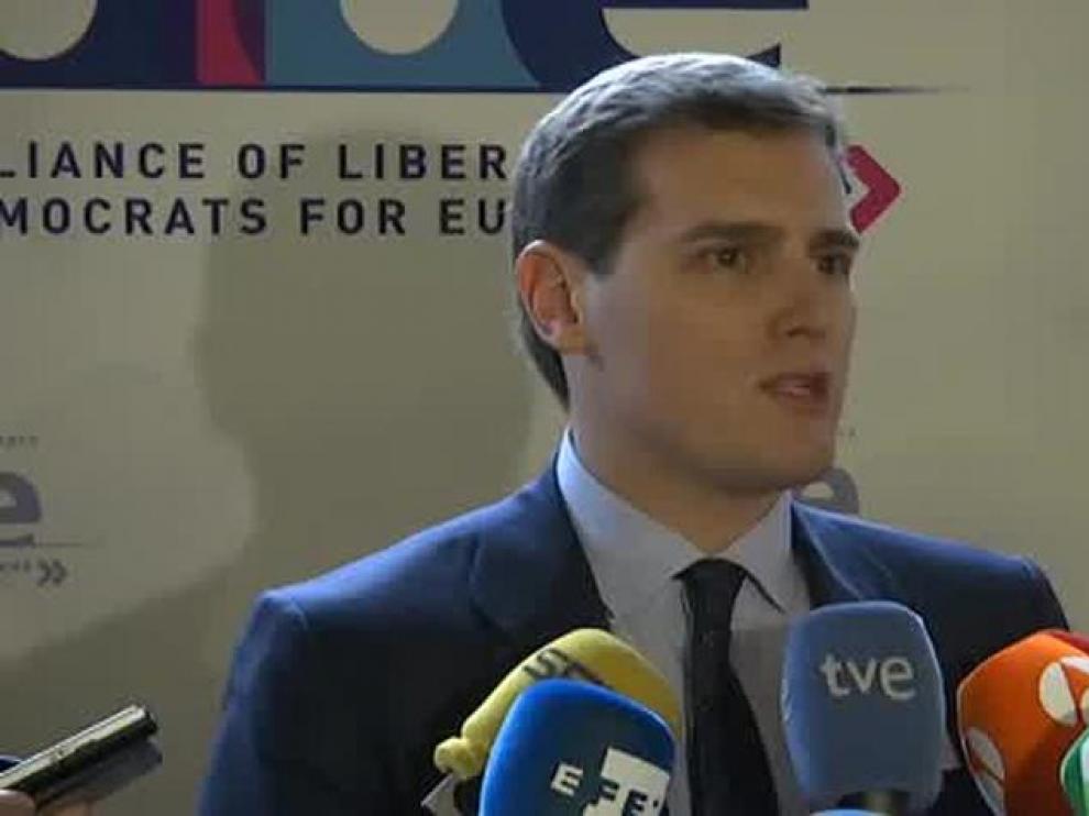 Albert Rivera: "Hemos pedido que se pare este teatro"