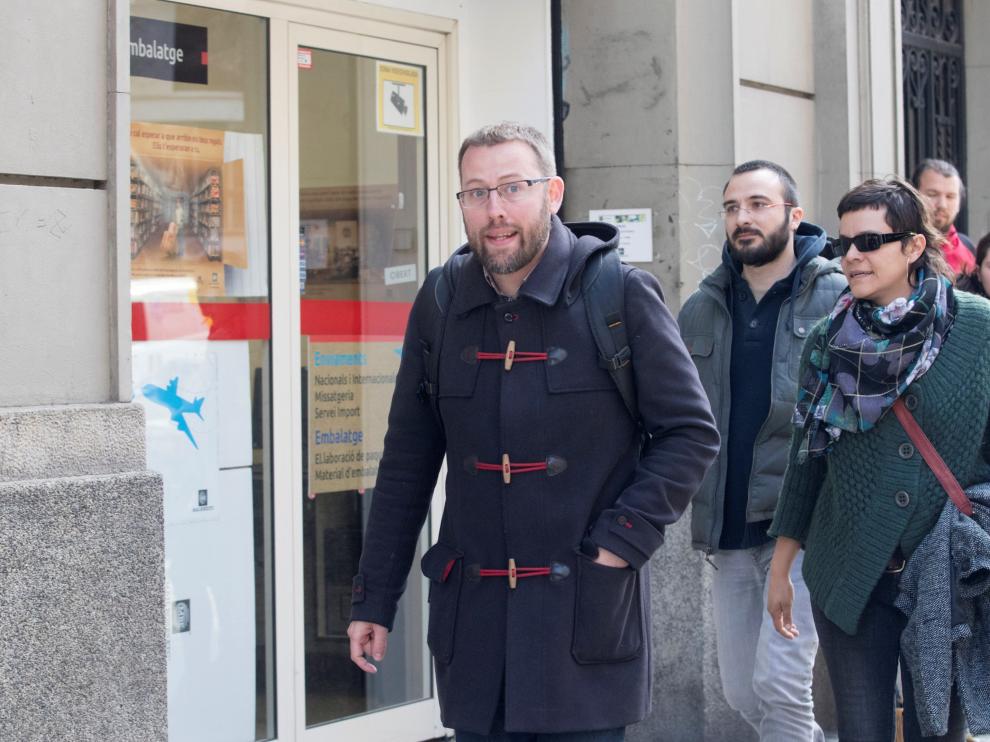 Vidal Aragonés y Natalia Sánchez a su llegada a la sede de la CUP