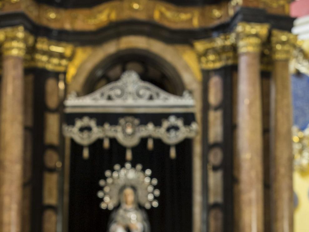 Julve, en San Cayetano. Detrás, la imagen de la Dolorosa.