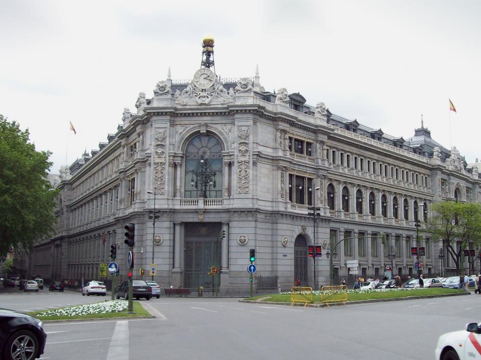 El Banco de España apunta que el endeudamiento nominal ha descendido en términos relativos.