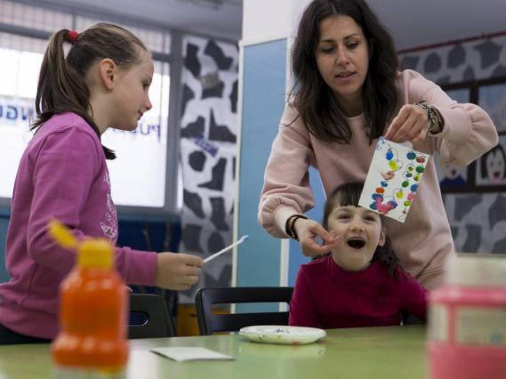 Colonias del programa 'Abierto por vacaciones', las pasadas fiestas de Navidad, en el colegio Ramón Sáinz de Varanda de Zaragoza