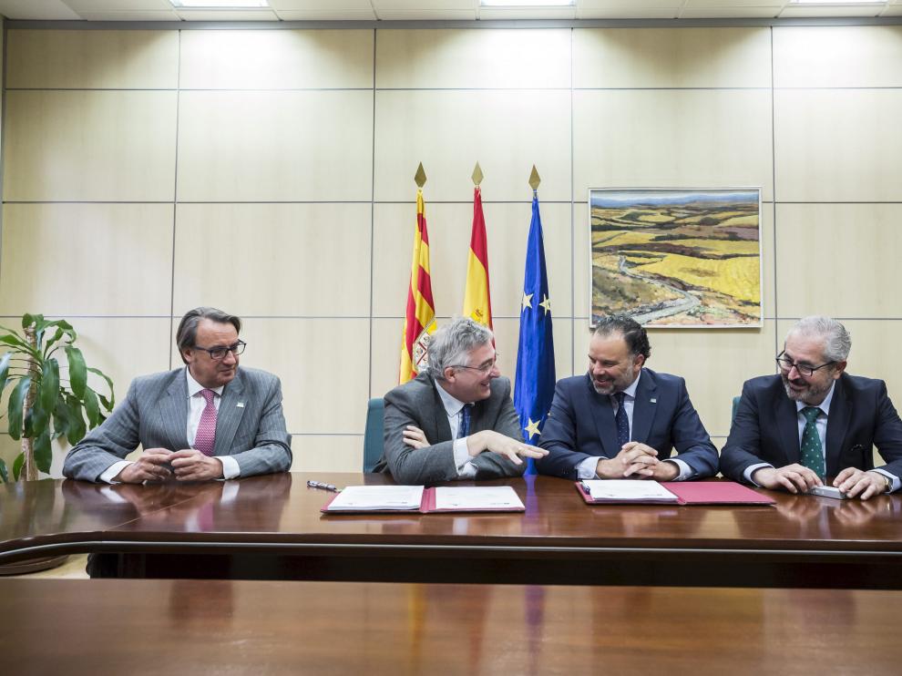 Jorge Díez, Joaquín Olona, Fernando de Yarza y José Andrés Nalda, este lunes, tras la firma del acuerdo de patrocinio