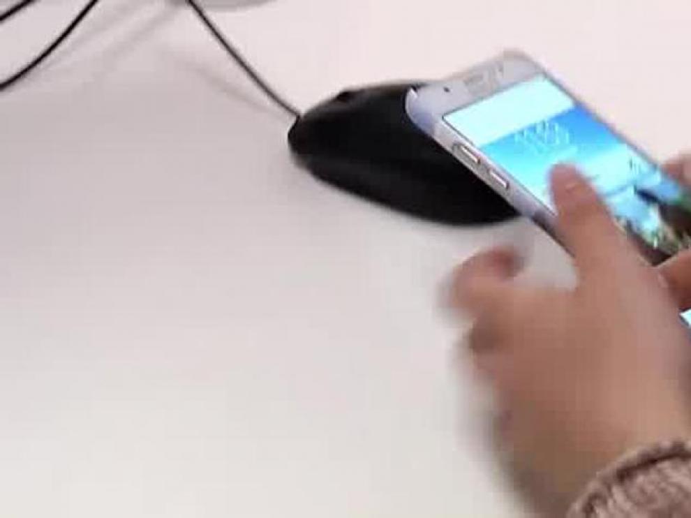 Más de la mitad de los menores experimentan problemas asociados al uso y abuso de los 'smartphones'.