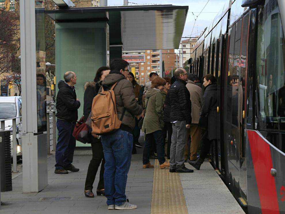 Imagen de archivo de una jornada de huelga del tranvía de Zaragoza.