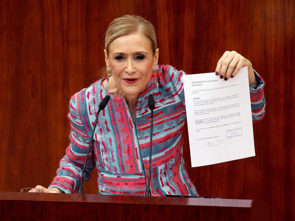 La presidenta madrileña Cristina Cifuentes en un momento de su comparecencia en el pleno extraordinario de la Asamblea de Madrid.