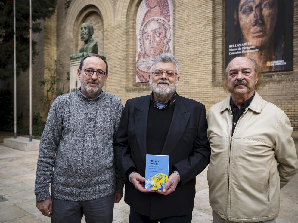 Fernando Morlanes, Juan Domínguez Lasierra y Eugenio Mateo presentaron en el Museo de Zaragoza el libro de Ángel Orensanz.