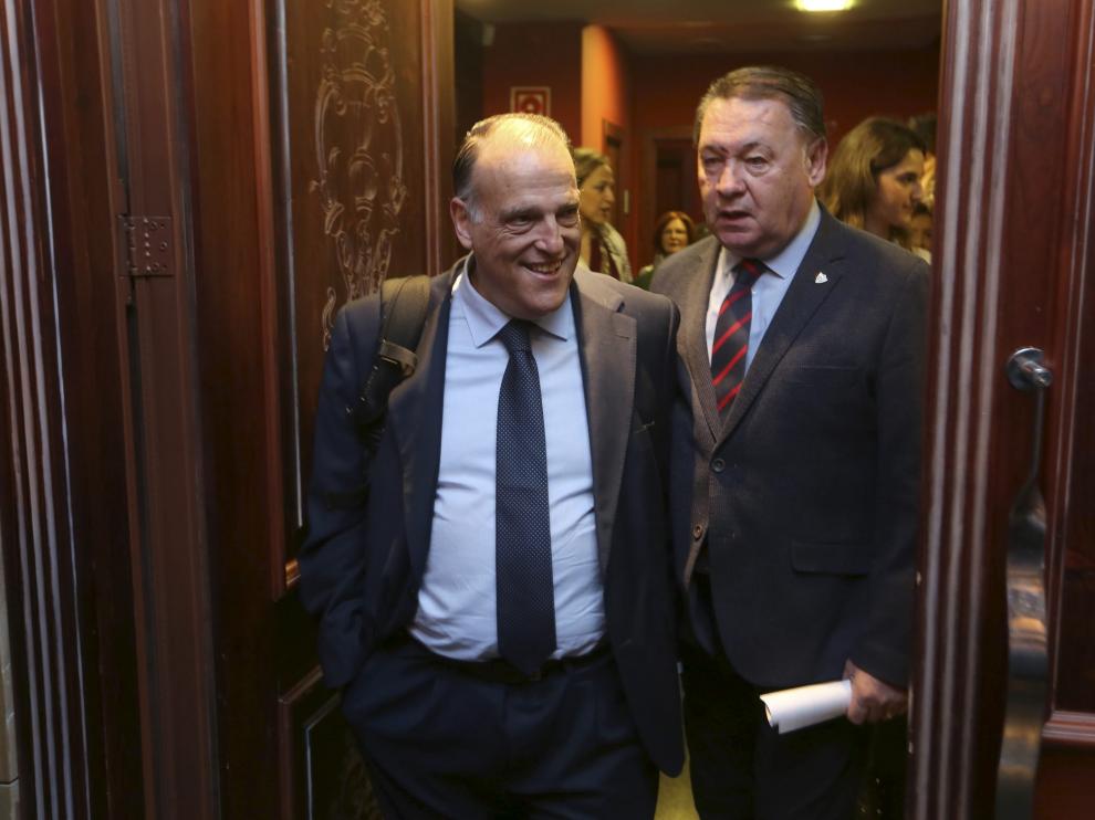 Javier Tebas y Agustín Lasaosa, este miércoles en Huesca.