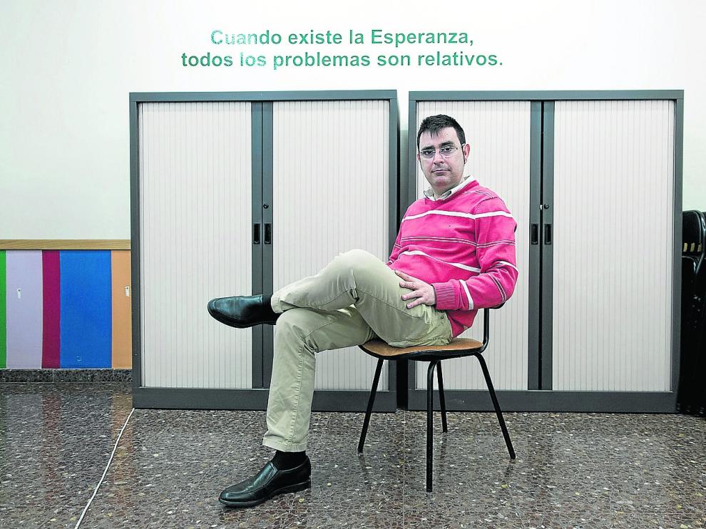 El grueso de las llamadas atendidas por el Teléfono de la Esperanza en Aragón fue de personas de entre 36 y 55 años, "con la soledad como problema", destaca Alberto Hernández, presidente de la organización.