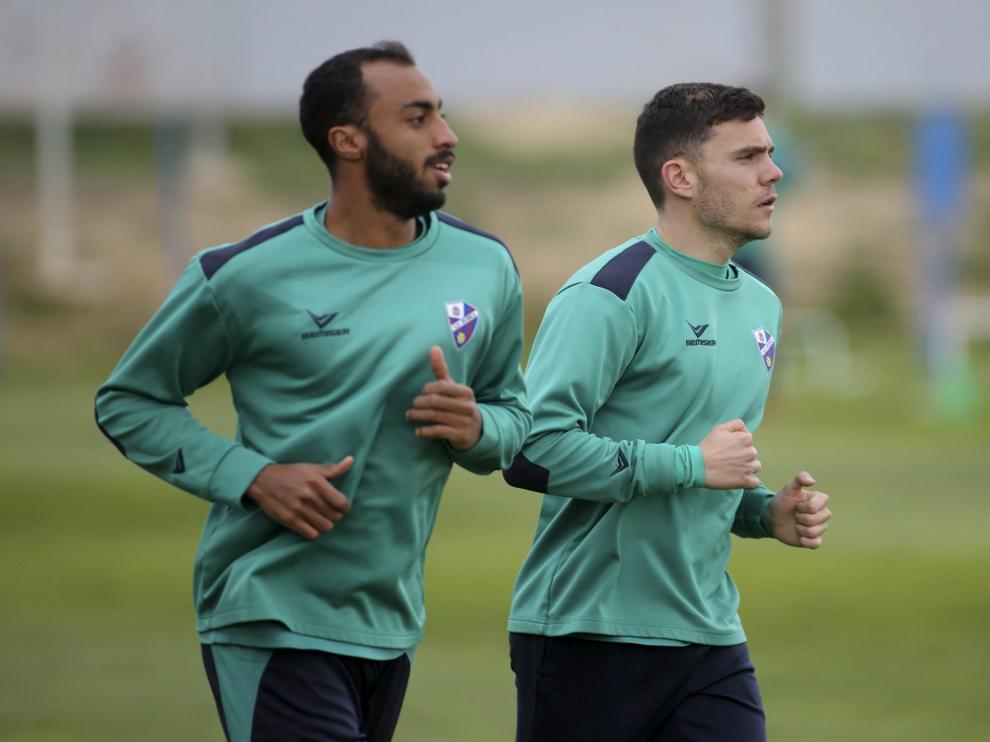 Carlos Akapo y Álex Gallar, en imagen el lunes, se han integrado en la dinámica de grupo.