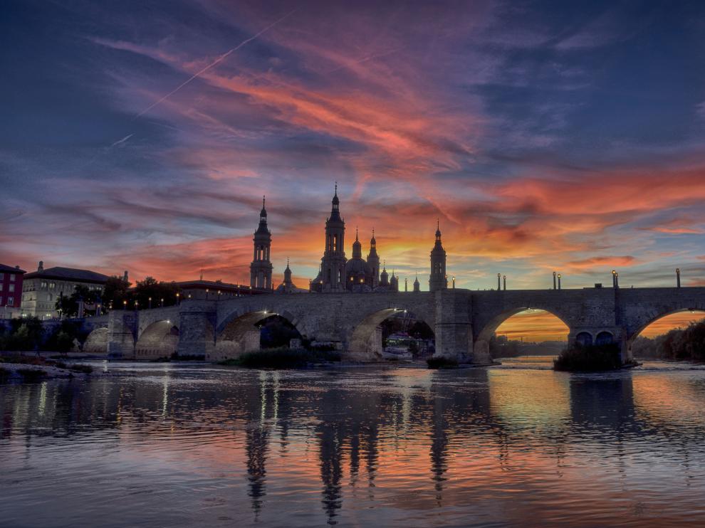 Atardecer en el Puente de Piedra