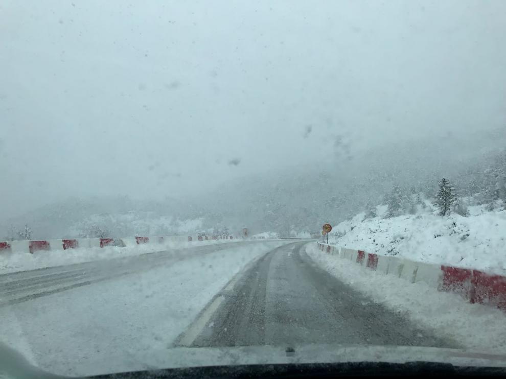 Nevadas en varios puntos de Aragón en pleno mes de abril