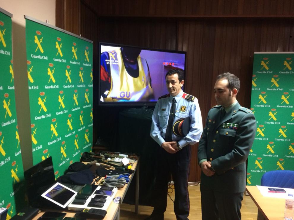 Todos los efectos y detenidos han quedado a disposición del Juzgado de Instrucción número 2 de Monzón.