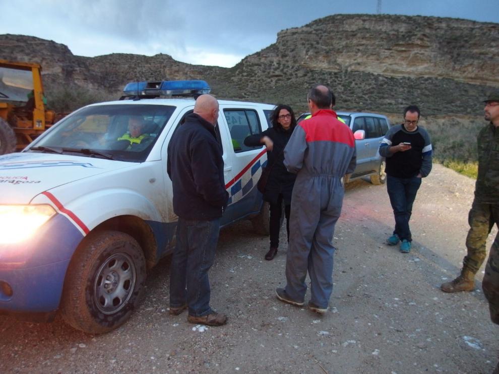 Visita de los concejales Alberto Cubero y Elena Giner a Alfocea durante la última riada.