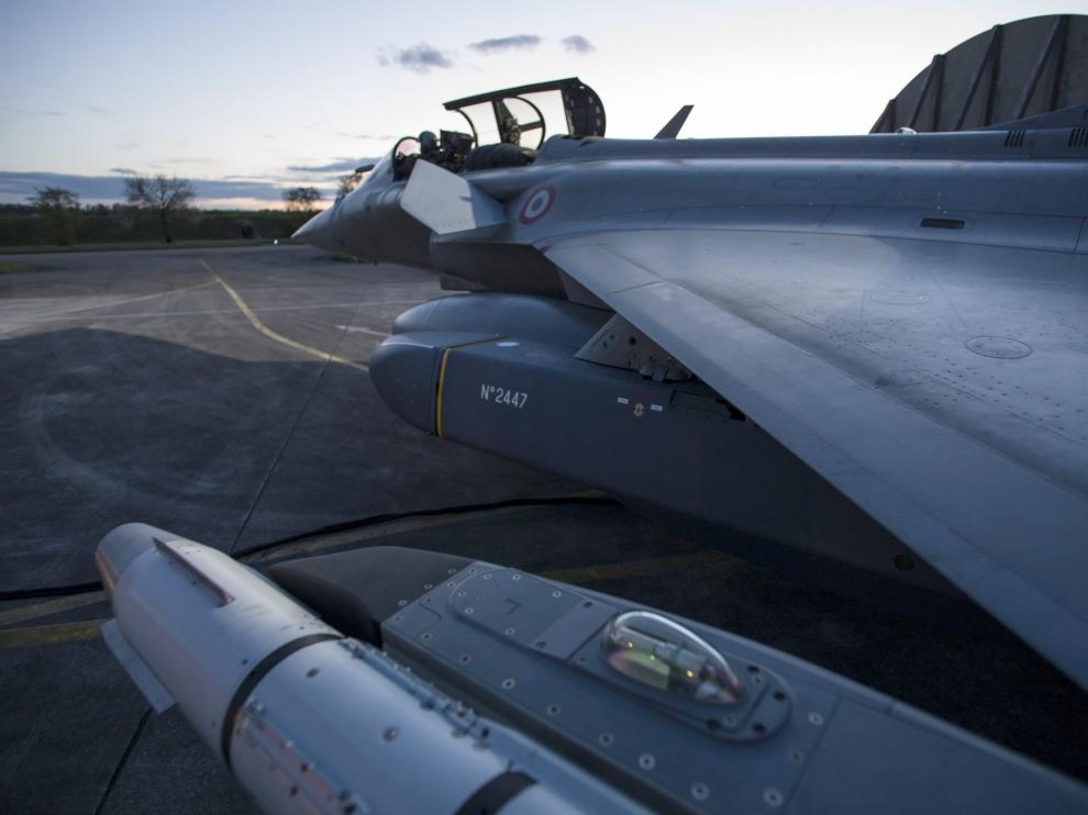 Avión de Francia, país que también participa en la acción militar, a punto de despegar.