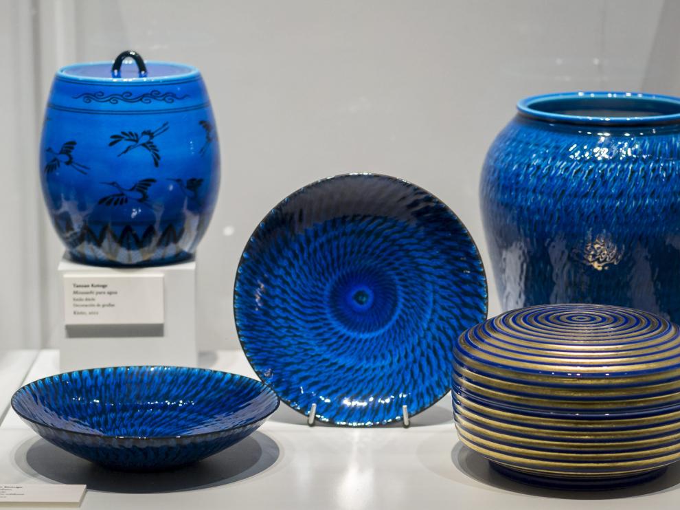 Cerámicas de Tanzan Kotoge que se exponen en el Museo de Zaragoza.
