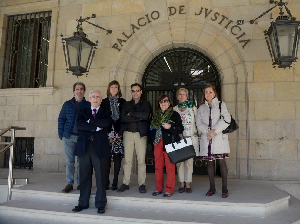 Letrados de la Administración de Justicia se han concentrado a las puertas del edificio de juzgados