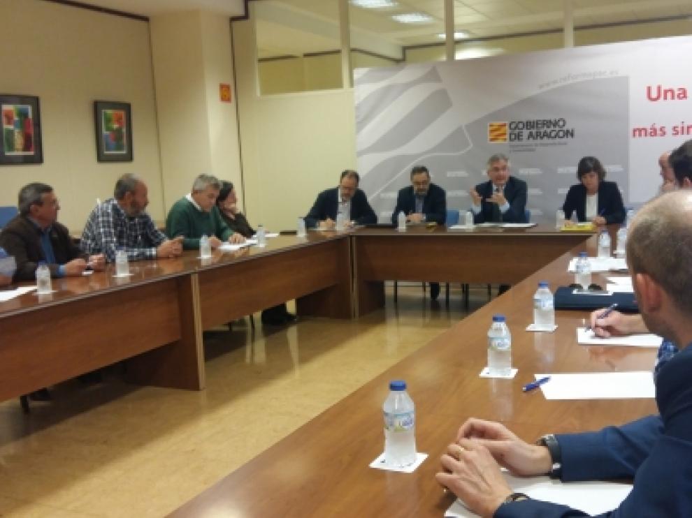 El consejero Joaquín Olona durante la reunión con las organizaciones agrarias.