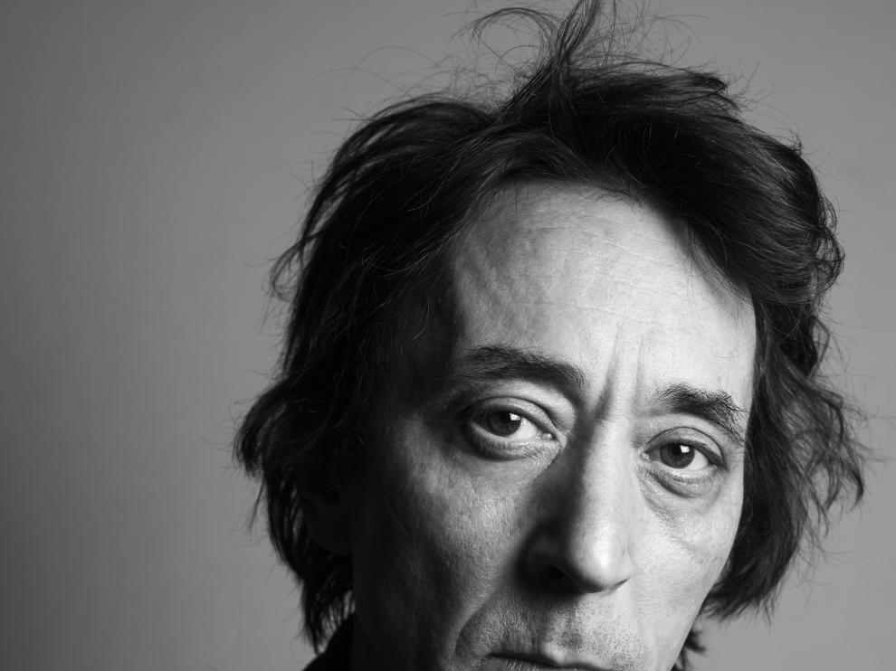 Retrato de Rafael Berrio, uno de los cantantes con más personalidad del rocanrol en España.