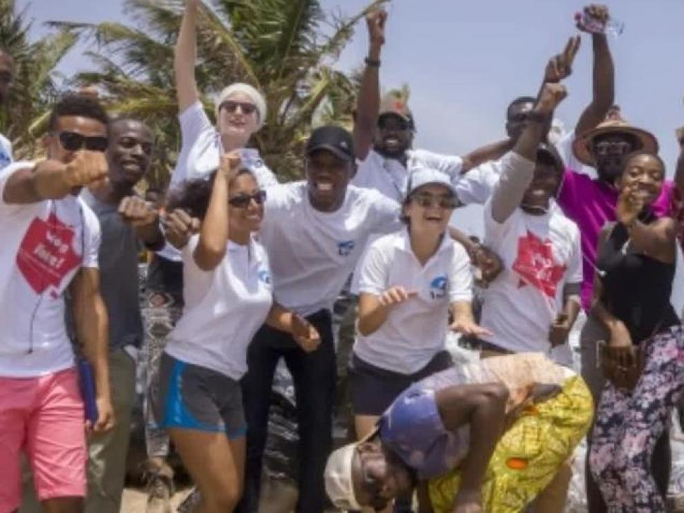 El granito de arena de una aragonesa que limpia las playas en Ghana