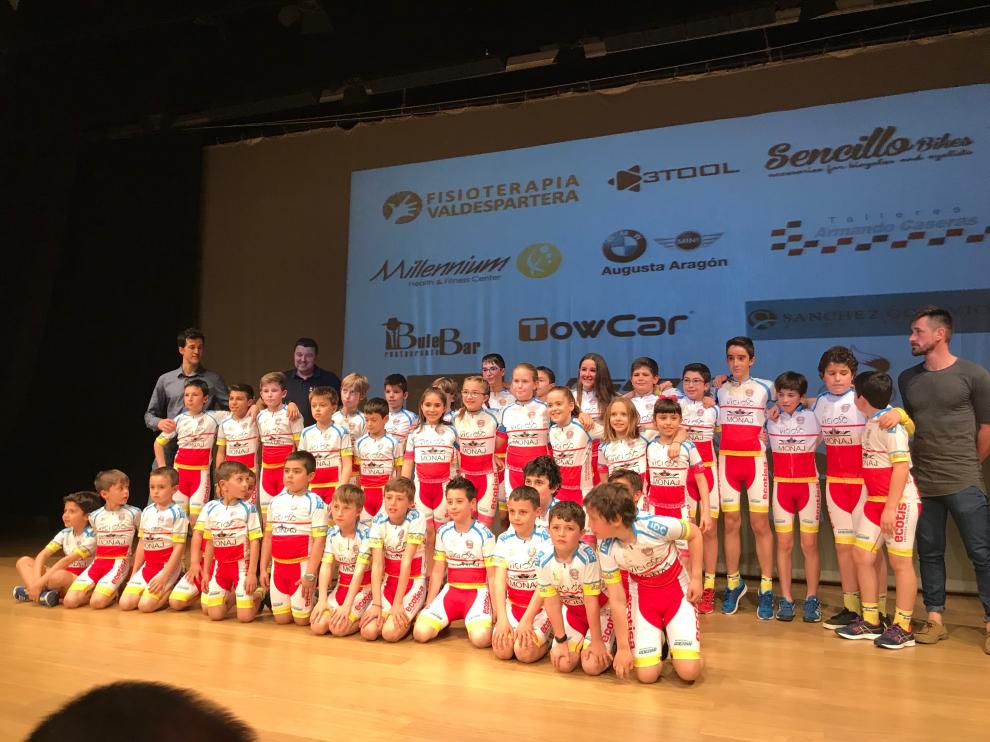 Componentes de la categoría base de la Escuela Ciclista Zaragoza