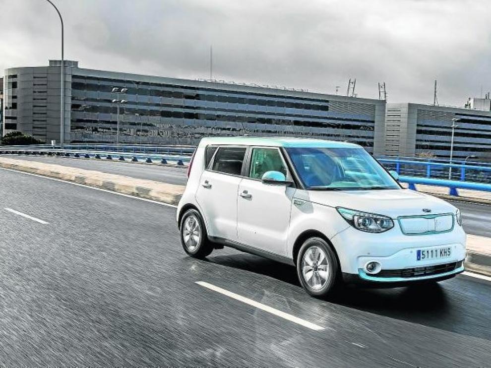 El Kia Soul EV no solo ofrece respeto por el medioambiente, también originalidad de líneas.