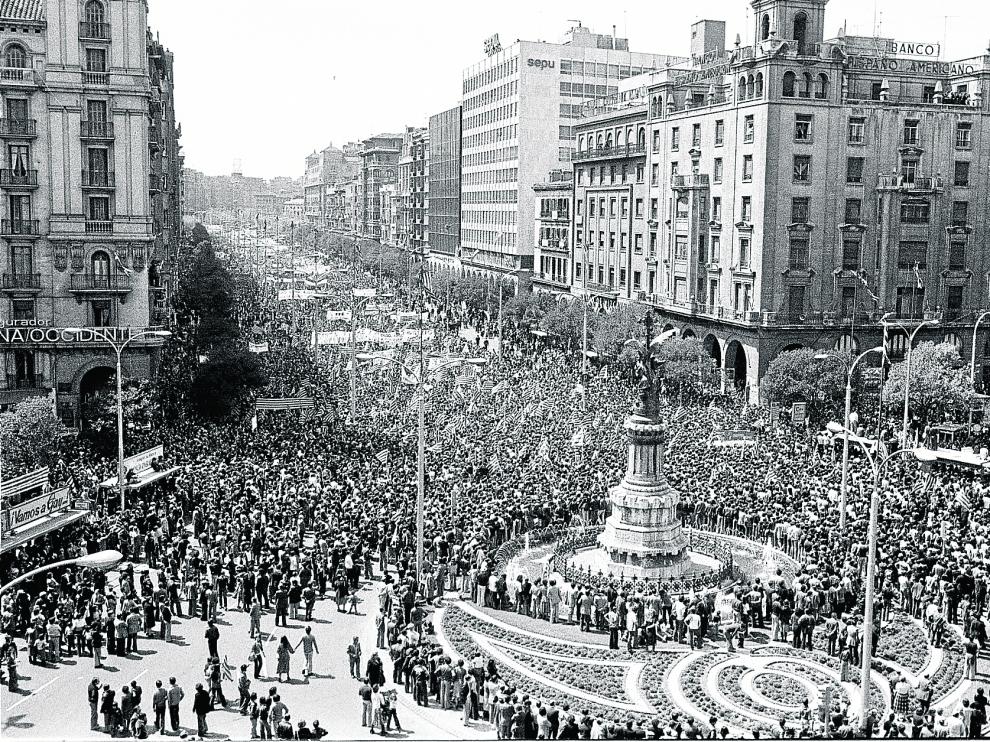 La manifestación, a su paso por Independencia.