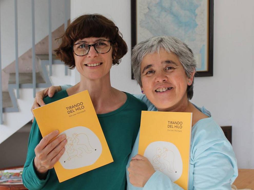 Elisa Arguilé y Chus Juste, con su último trabajo, 'Tirando del hilo'.