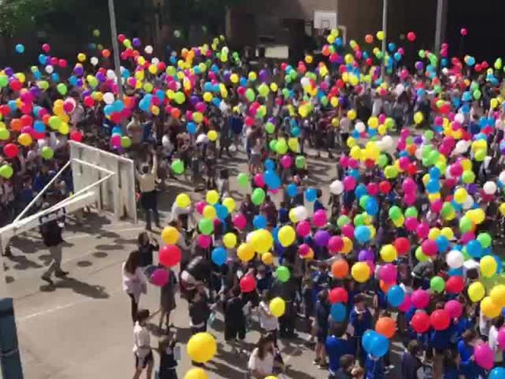 Suelta de globos de colores