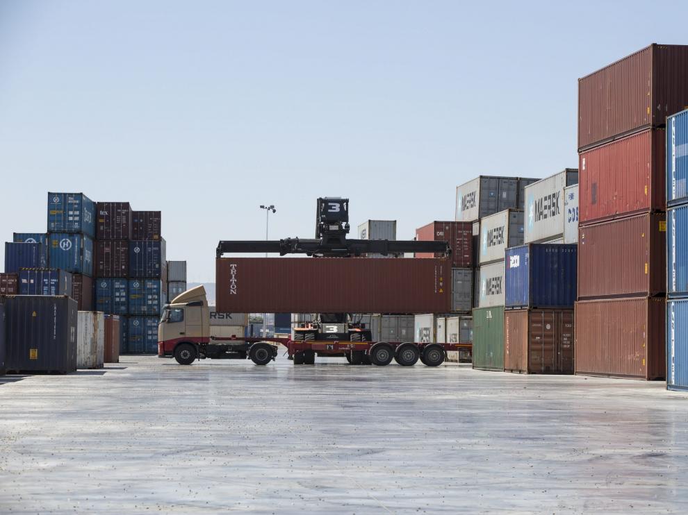 Las exportaciones, potenciadas por la mejora del entorno exterior, hacen prever mayor crecimiento.