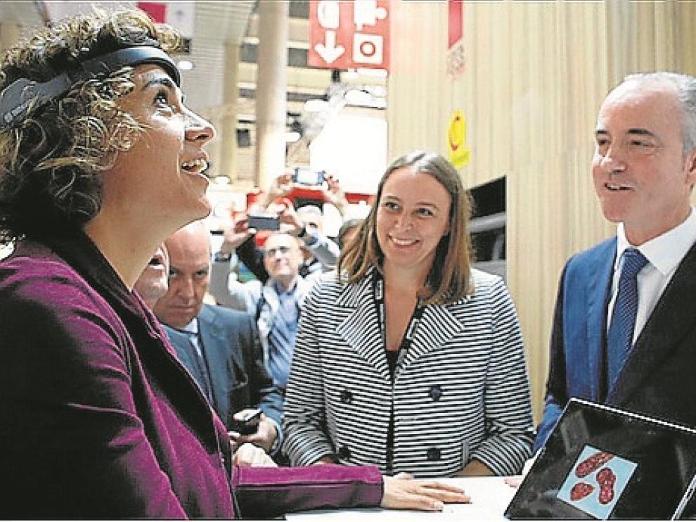 La ministra Dolors Montserrat, en el estand de Costa Food.