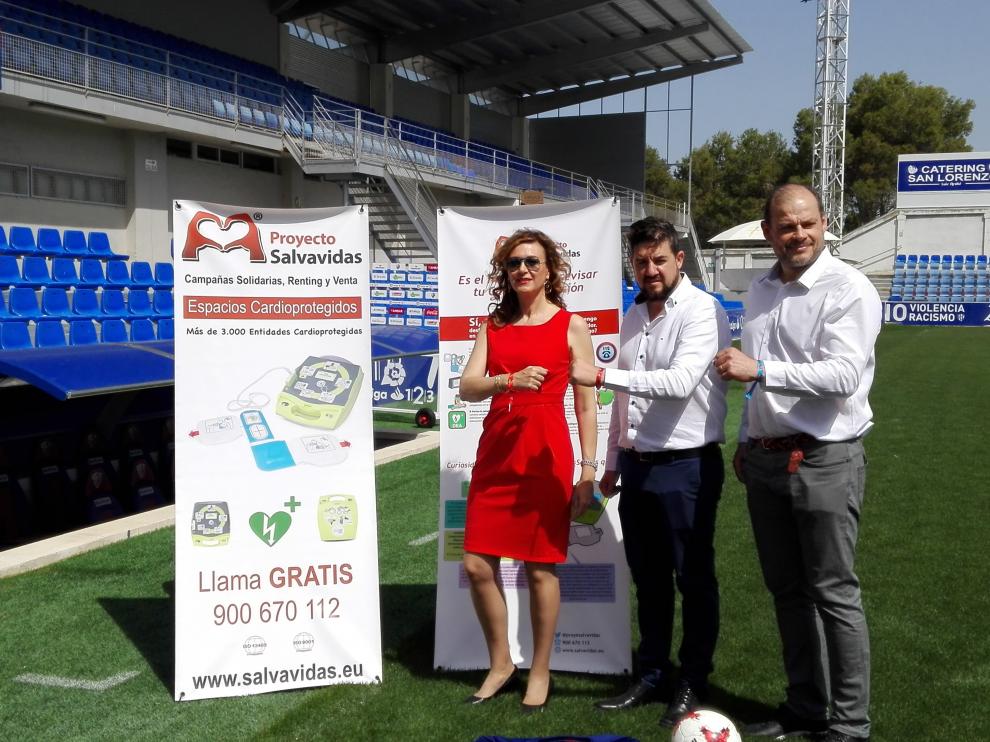 Los miembros del Proyecto Salvavidas durante la presentación llevada a cabo este martes en El Alcoraz.