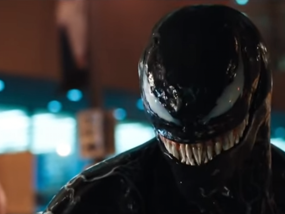 'Venom' invade el cuerpo del reportero Eddie Brock, interpretado por Tom Hardy.