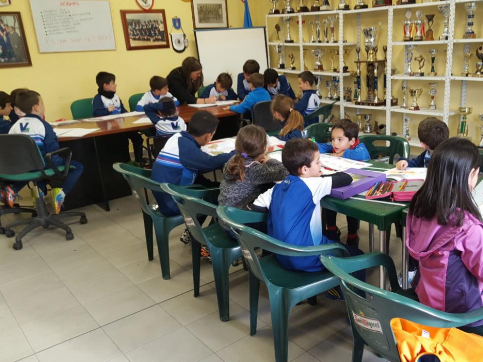 Clases de apyo del CD Valdefierro.