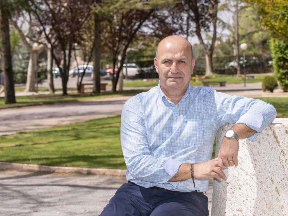 Carlos Ranera, en un parque de Teruel.