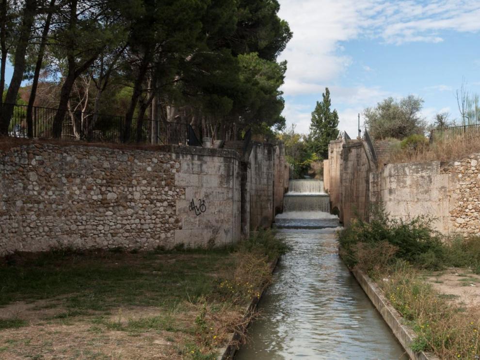 Esclusas de Valdegurriana, en el Canal Imperial de Aragón.