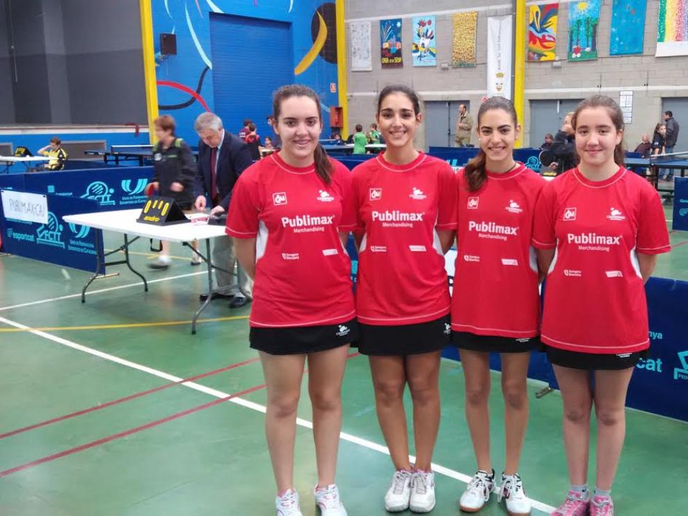 Equipo femenino del Publimax CAI Santiago.