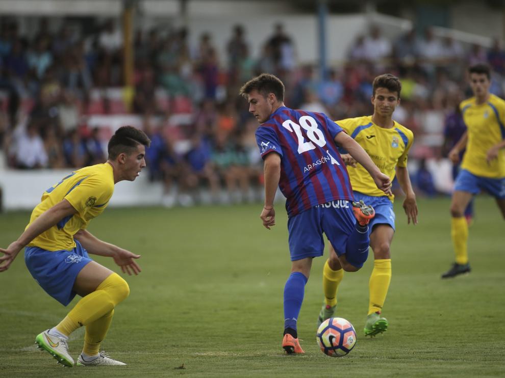 Amistoso entre el Almudevar y la SD Huesca.