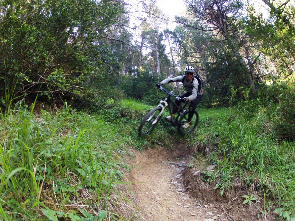Villanúa acoge el Nacional de enduro BTT.