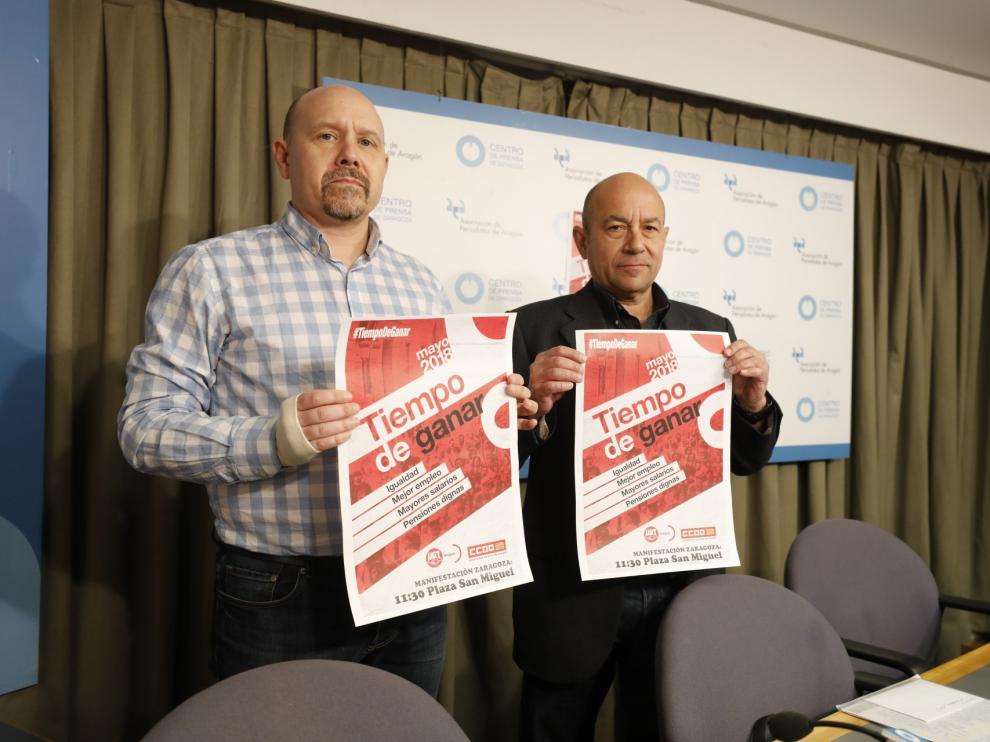 Manuel Pina (CC. OO.) y Daniel Alastuey (UGT) en la presentación del Primero de Mayo en Aragón.