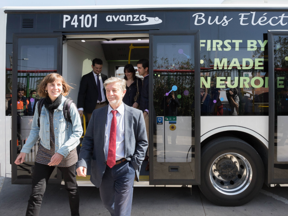 Zaragoza, pionera ciudad de pruebas de cinco autobuses híbridos y eléctricos