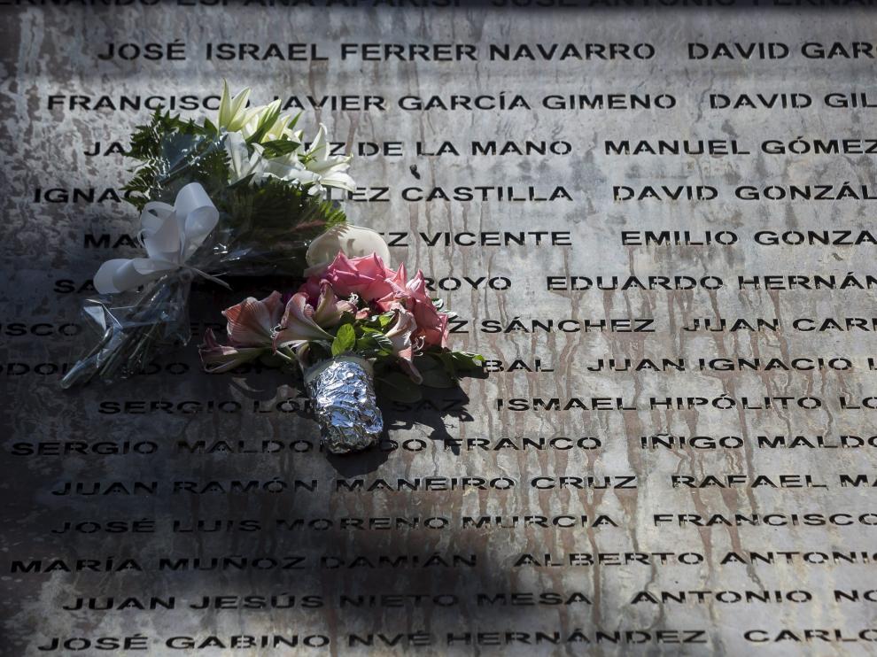 Monumento a las víctimas del Yak-42.