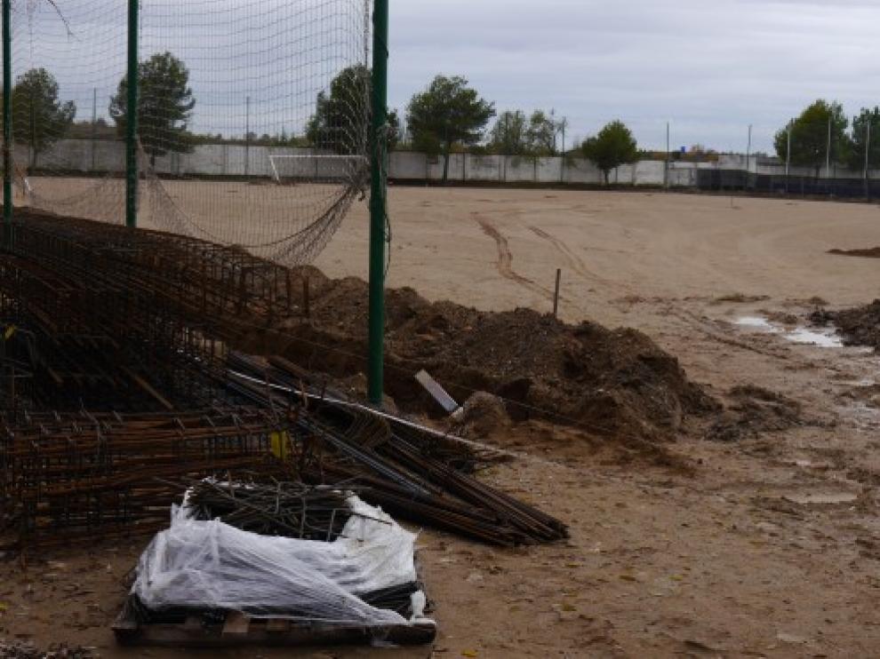 Han comenzado las obras en el campo de fútbol 2 del Complejo Deportivo San Jorge de Huesca.