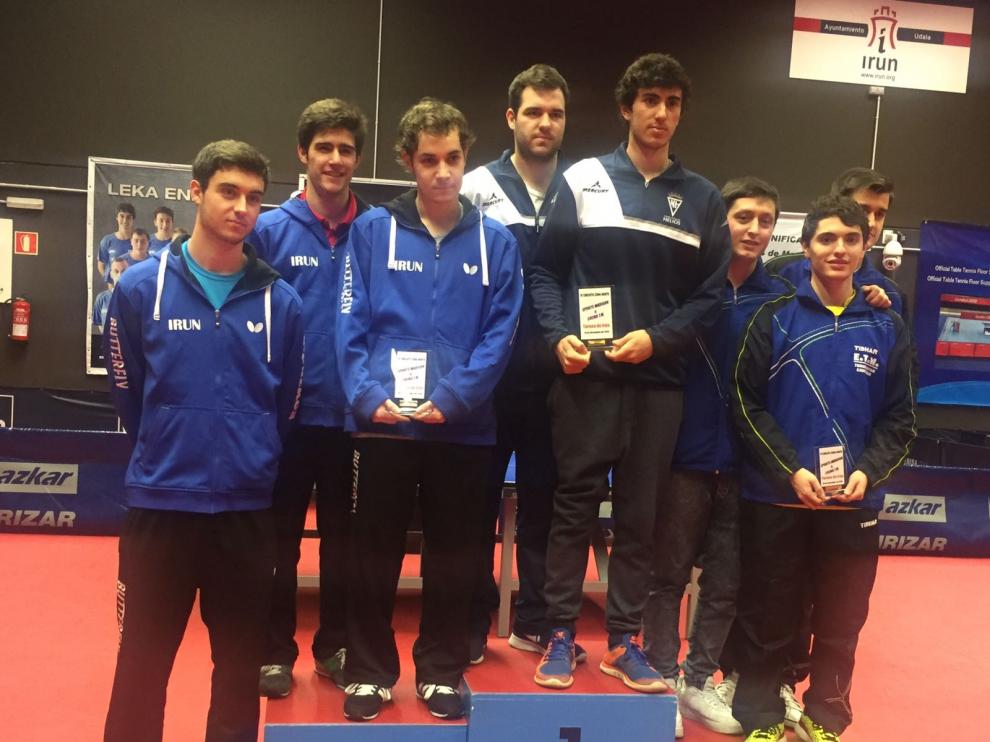 Los sub23 del CN Helios, en lo más alto del podio en Irún.