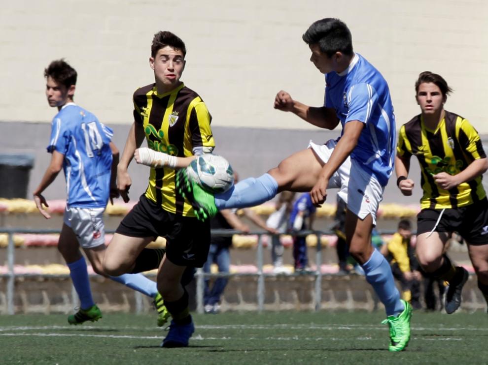 Imagen de un partido anterior de División de Honor Cadete. Balsas vs. Binéfar