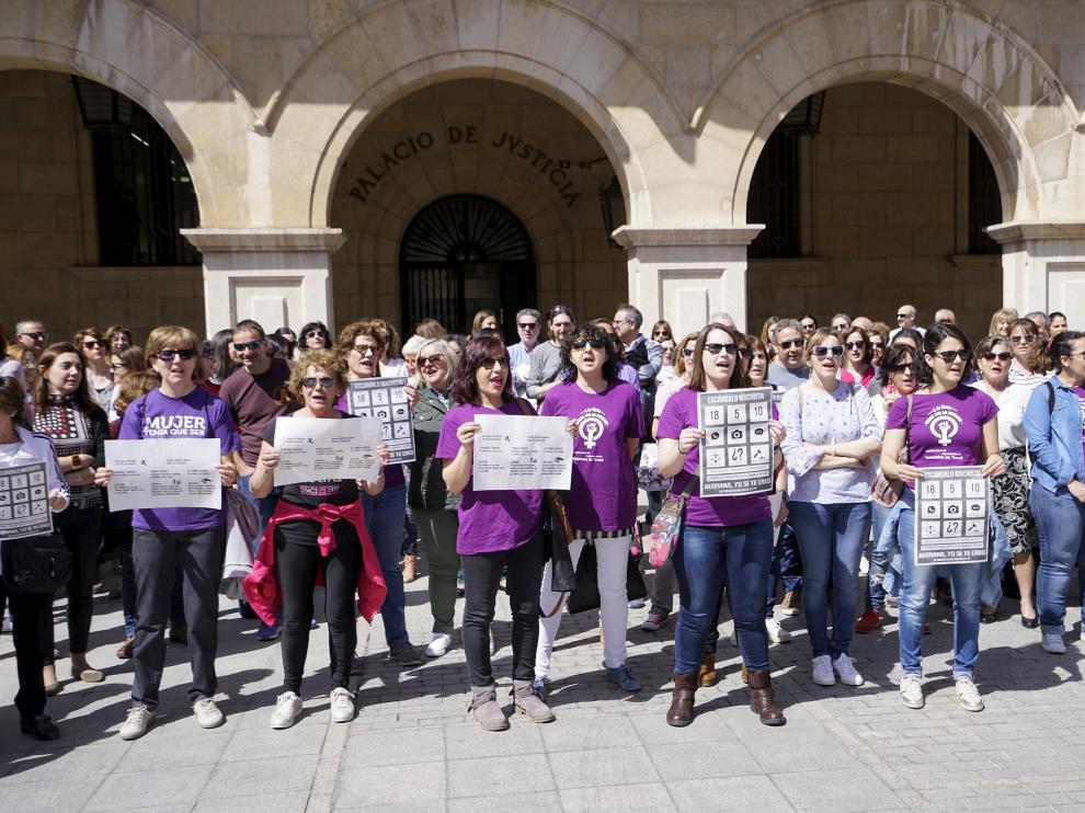 Concentración en Teruel contra la sentencia a los miembros de La Manada