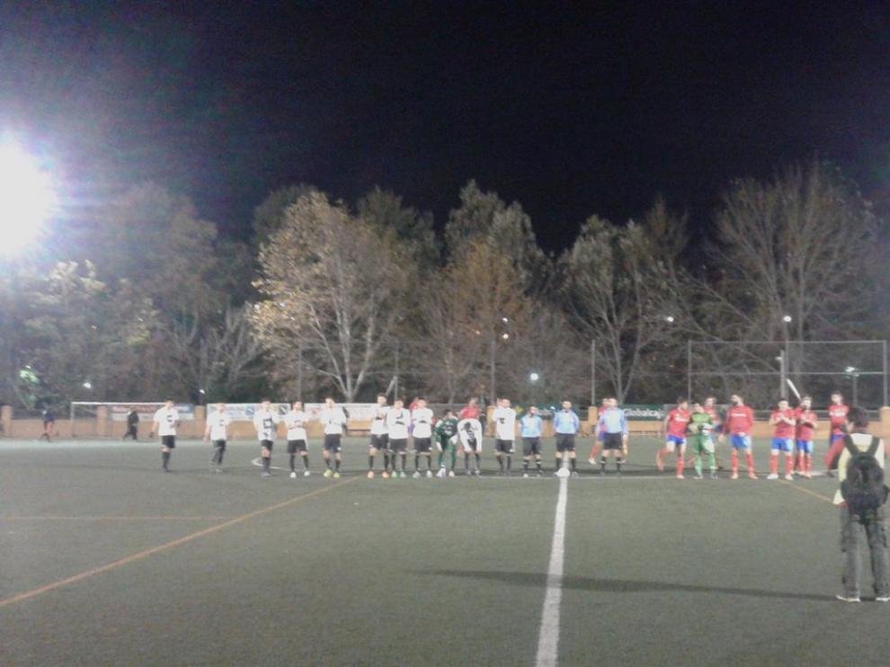 Inicio del partido entre el Conquense y el CD Teruel.
