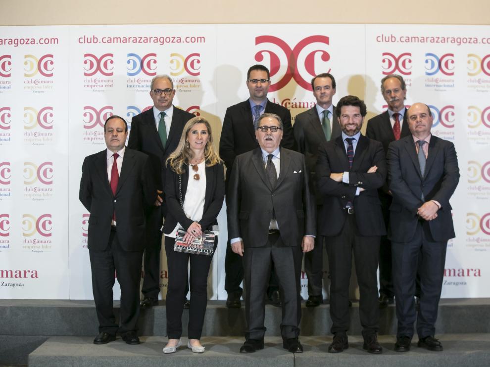 El nuevo comité ejecutivo. Delante, José Miguel Sánchez, Berta Lorente, Manuel Teruel, Íñigo de Yarza y Javier Ruiz Poza. Detrás, Miguel Marzo, Enrique Barbero, Eduardo Villarroya y Jesús Sánchez.