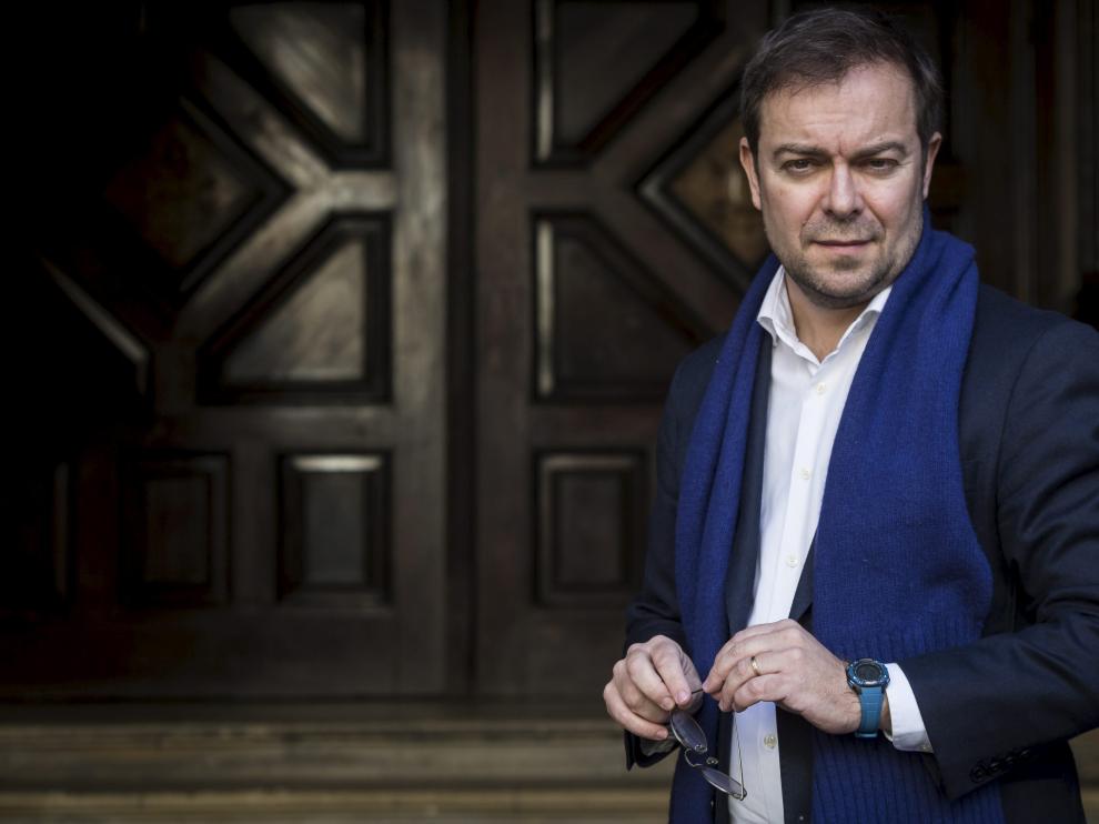 Retrato del escritor Javier Sierra en Zaragoza.
