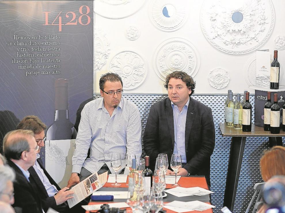 Manuel Cristóbal y Jesús Abad, durante la presentación del vino tinto 1428.