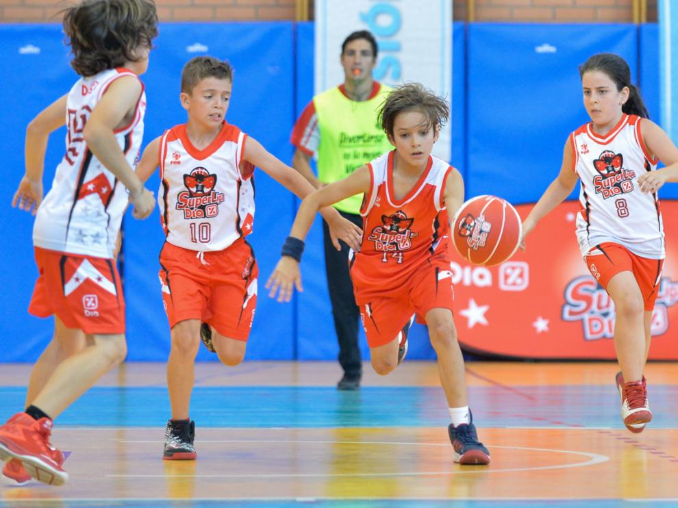 192 equipos escolares mixtos formados por 2.300 niños y niñas de entre 9 y 10 años han competido durante seis meses en seis comunidades.